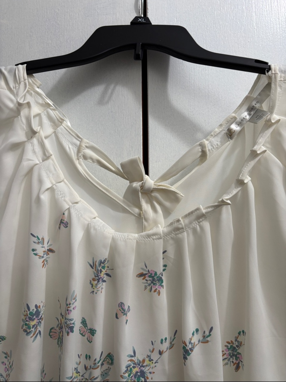 LC Lauren Conrad Cream Floral Tie-Back Cap Sleeve Blouse - Picture 2 of 3